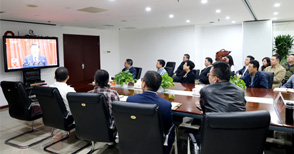 进出口公司组织集中收看十九大开幕盛况